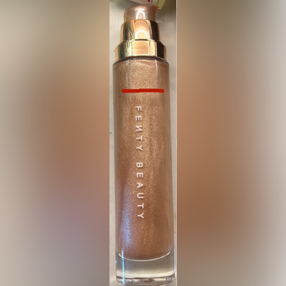 Used BODY LAVA BODY LUMINIZER who needs clothes